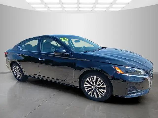 2023 Nissan Altima SV FWD