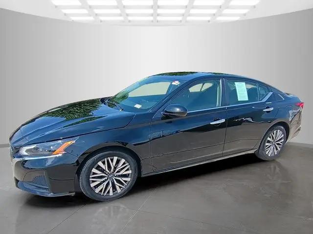 2023 Nissan Altima SV FWD