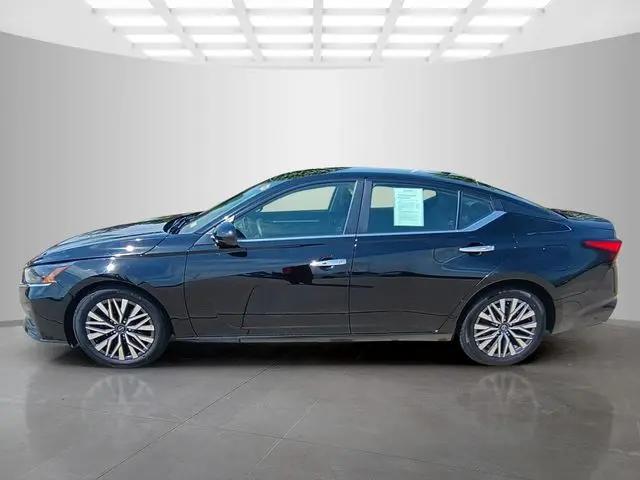 2023 Nissan Altima SV FWD