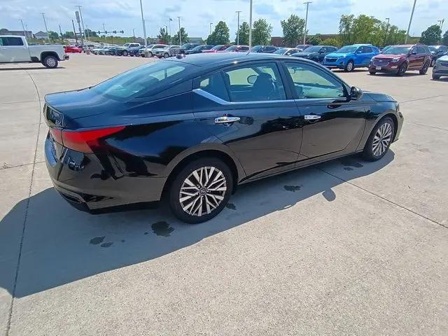 2023 Nissan Altima SV FWD