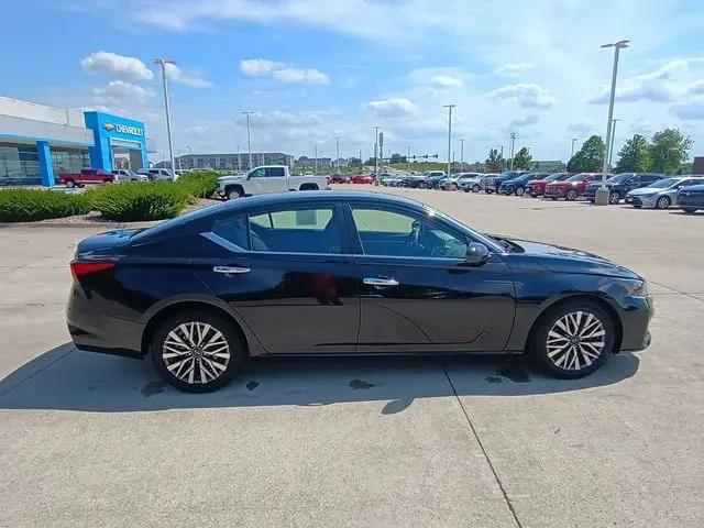 2023 Nissan Altima SV FWD