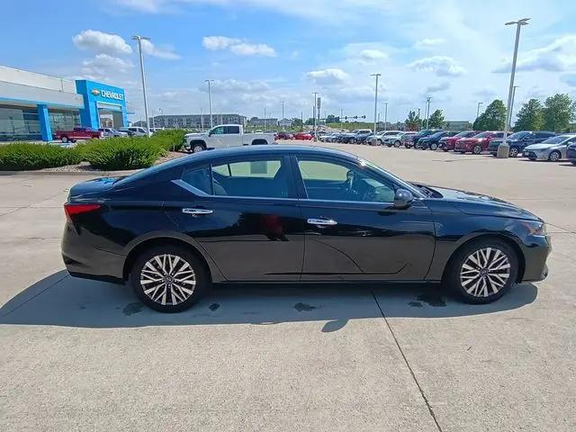 2023 Nissan Altima SV FWD