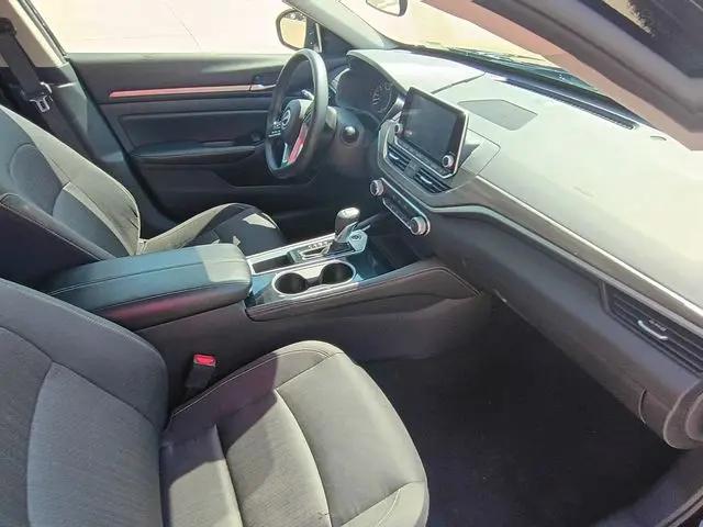2023 Nissan Altima SV FWD