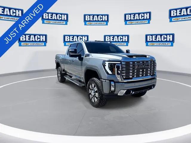 2024 GMC Sierra 2500HD 4WD Crew Cab Standard Bed Denali