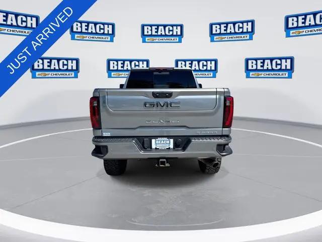 2024 GMC Sierra 2500HD 4WD Crew Cab Standard Bed Denali