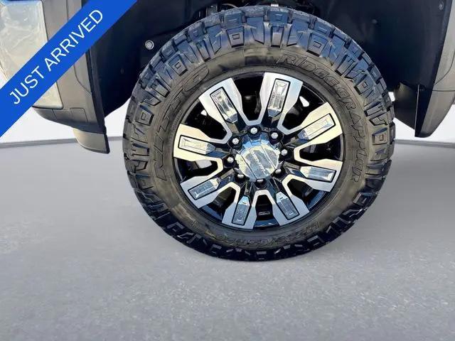 2024 GMC Sierra 2500HD 4WD Crew Cab Standard Bed Denali