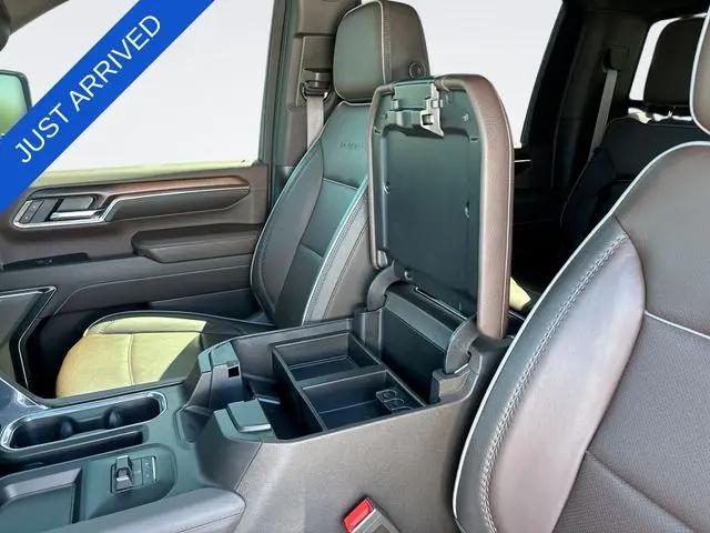 2024 GMC Sierra 2500HD 4WD Crew Cab Standard Bed Denali