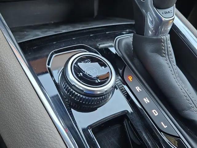 2023 GMC Canyon 4WD Crew Cab Short Box Denali
