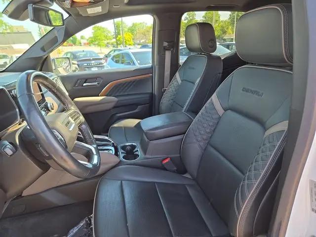 2023 GMC Canyon 4WD Crew Cab Short Box Denali