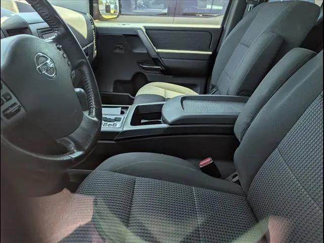 2010 Nissan Titan SE