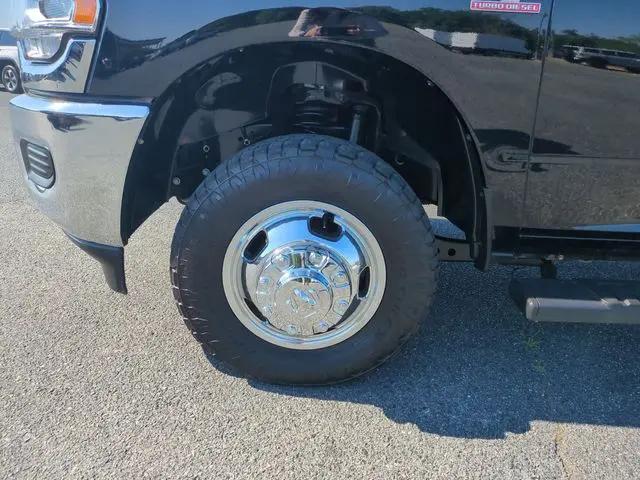 2024 Ram 3500 Tradesman Crew Cab 4x4 8' Box