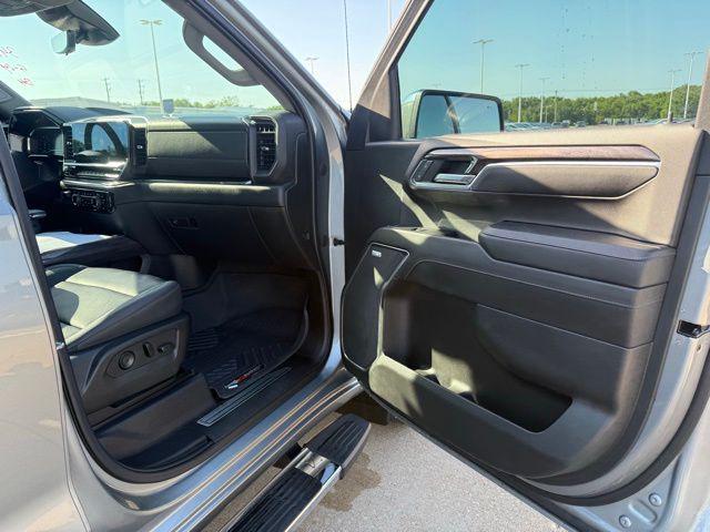2023 Chevrolet Silverado 1500 4WD Crew Cab Short Bed LTZ