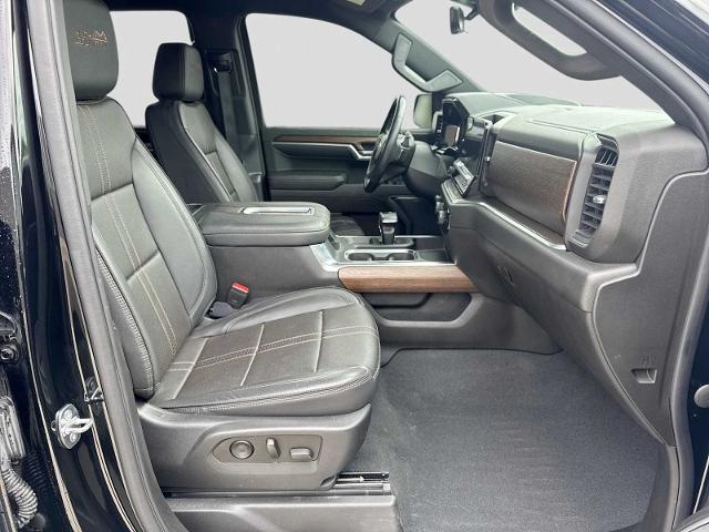 2022 Chevrolet Silverado 1500 4WD Crew Cab Short Bed High Country