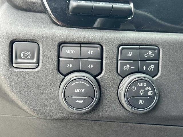 2022 Chevrolet Silverado 1500 4WD Crew Cab Short Bed High Country