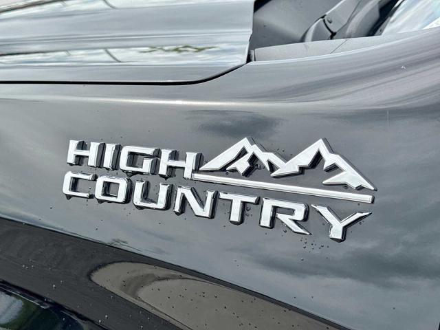 2022 Chevrolet Silverado 1500 4WD Crew Cab Short Bed High Country