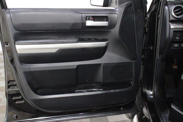 2017 Toyota Tundra SR5 5.7L V8