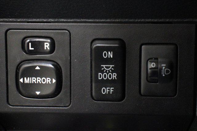 2017 Toyota Tundra SR5 5.7L V8