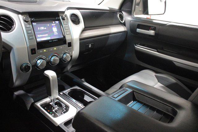 2017 Toyota Tundra SR5 5.7L V8