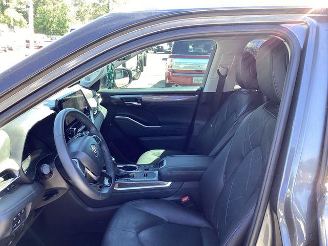 2024 Toyota Highlander Platinum