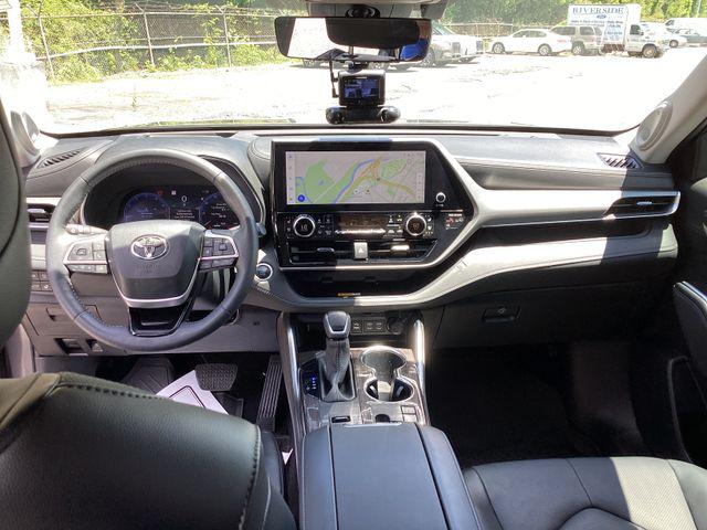 2024 Toyota Highlander Platinum