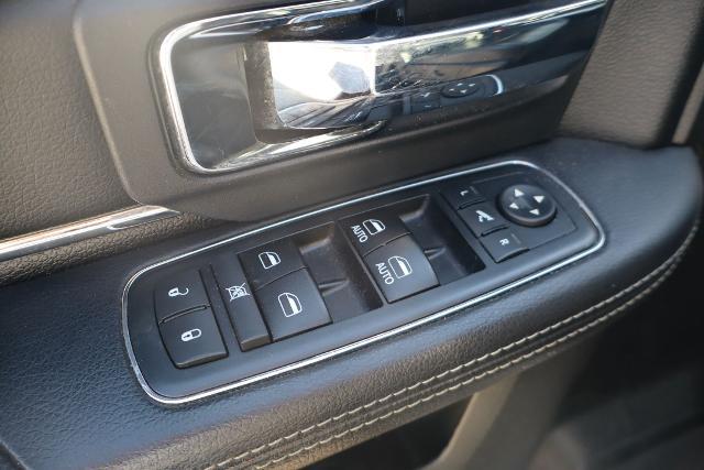 2017 Ram 1500 Laramie Crew Cab 4x2 5'7" Box