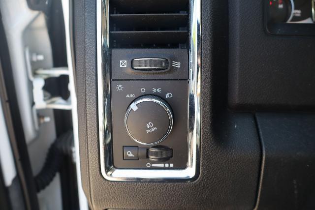2017 Ram 1500 Laramie Crew Cab 4x2 5'7" Box
