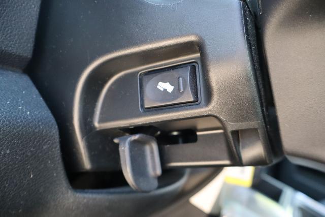 2017 Ram 1500 Laramie Crew Cab 4x2 5'7" Box