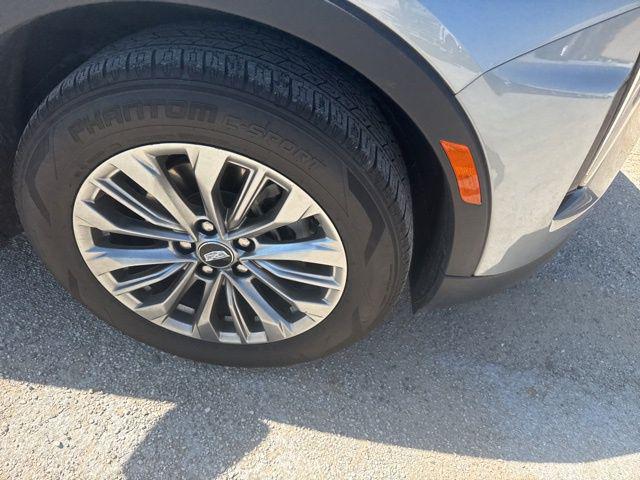 2025 Cadillac XT4 FWD Premium Luxury