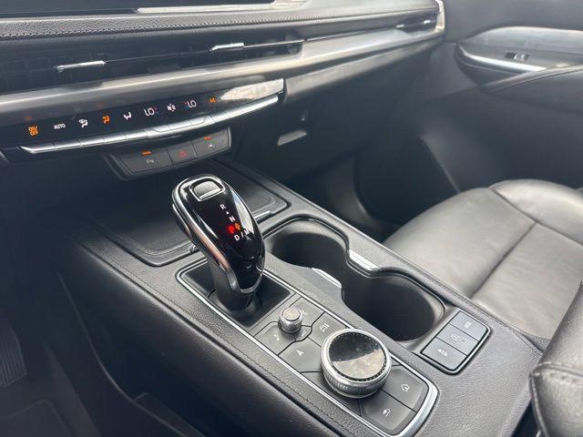 2025 Cadillac XT4 FWD Premium Luxury