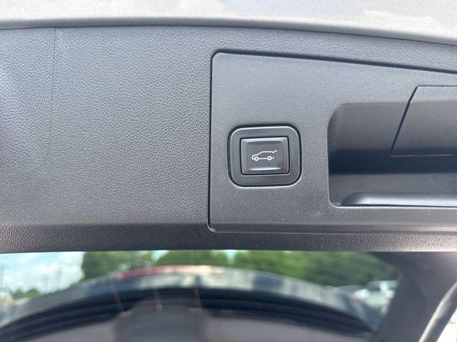 2025 Cadillac XT4 FWD Premium Luxury