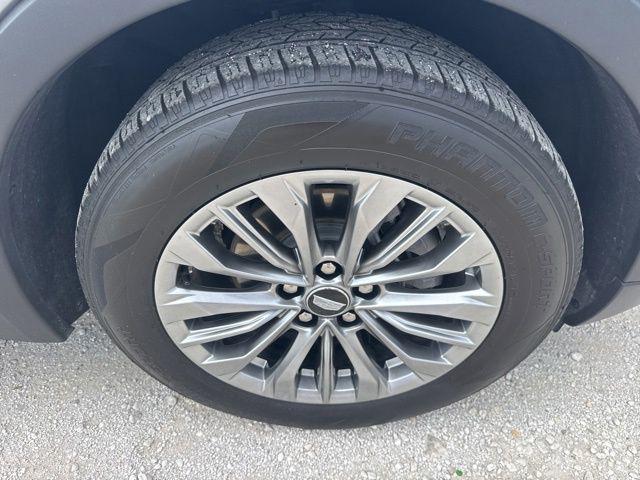 2025 Cadillac XT4 FWD Premium Luxury