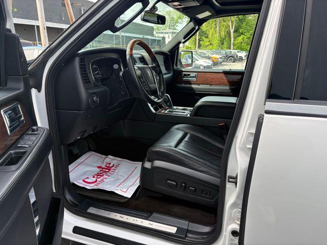 2016 Lincoln Navigator Select
