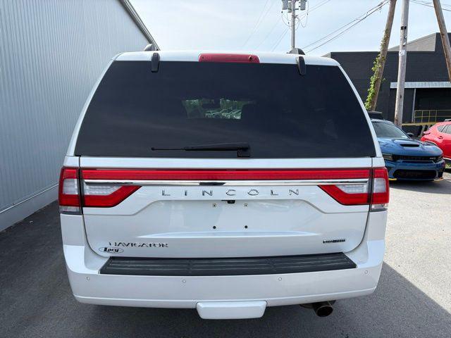 2016 Lincoln Navigator Select