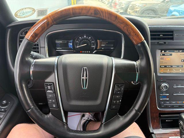 2016 Lincoln Navigator Select