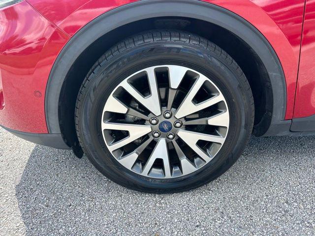 2020 Ford Escape Titanium Hybrid