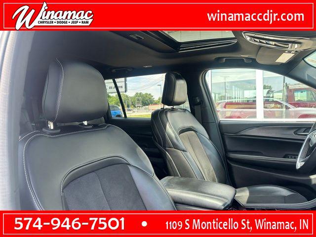 2023 Jeep Grand Cherokee L Altitude 4x4