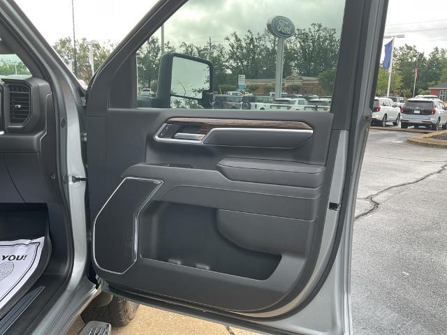 2025 GMC Sierra 2500HD 4WD Crew Cab Standard Bed SLE