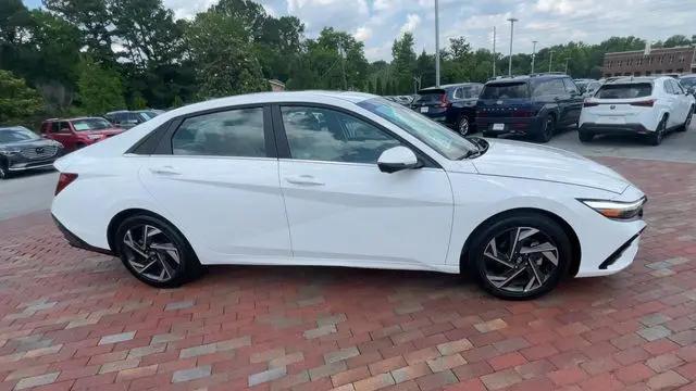 2024 Hyundai Elantra Limited