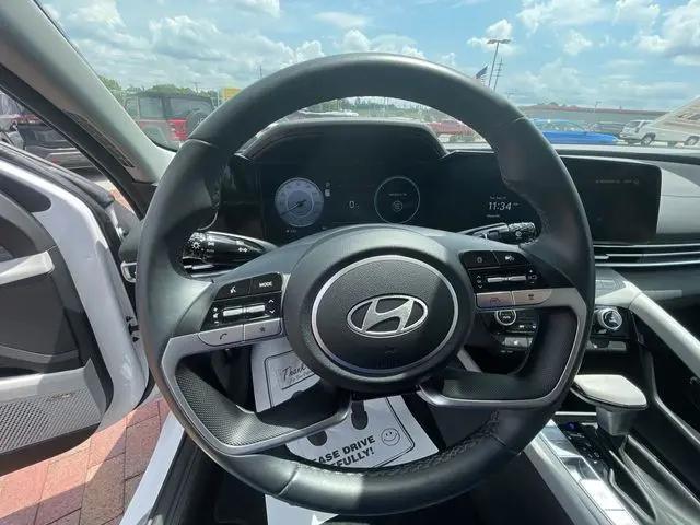 2024 Hyundai Elantra Limited