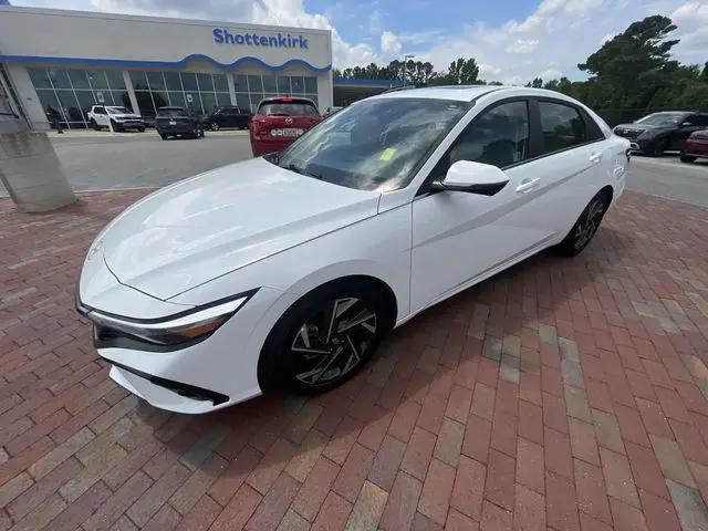2024 Hyundai Elantra Limited