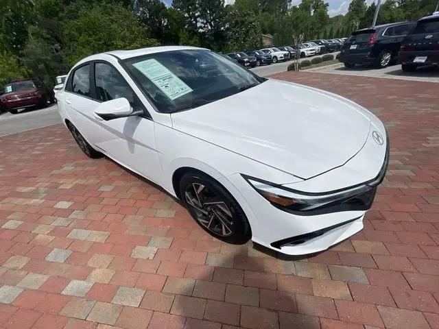 2024 Hyundai Elantra Limited