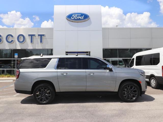 2024 Chevrolet Suburban 4WD Premier