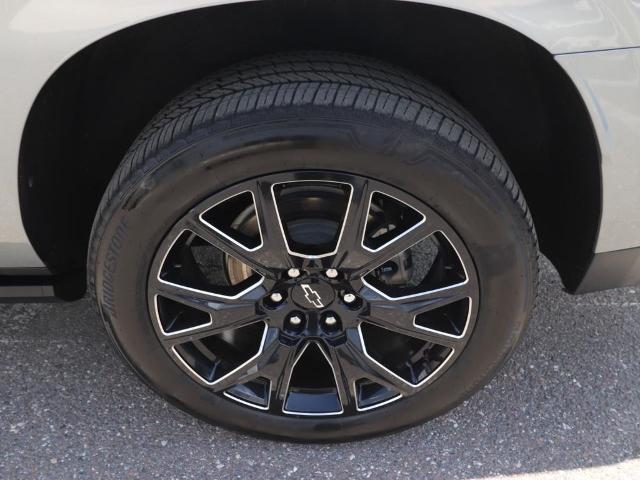 2024 Chevrolet Suburban 4WD Premier