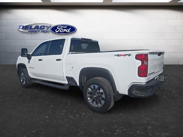 2022 Chevrolet Silverado 2500HD 4WD Crew Cab Standard Bed Custom