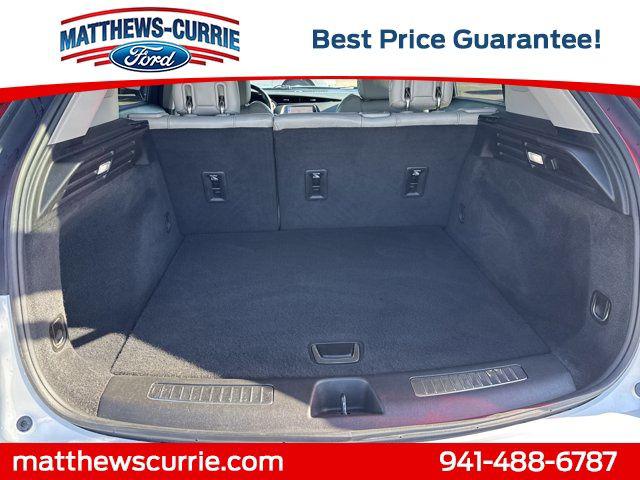 2021 Cadillac XT4 FWD Premium Luxury