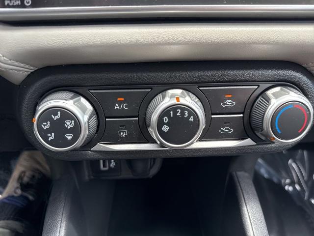 2020 Nissan Versa SV Xtronic CVT