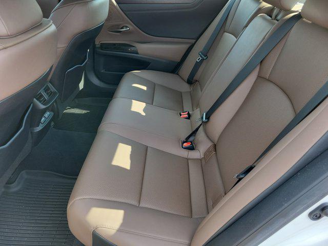 2023 Lexus ES 350 Base
