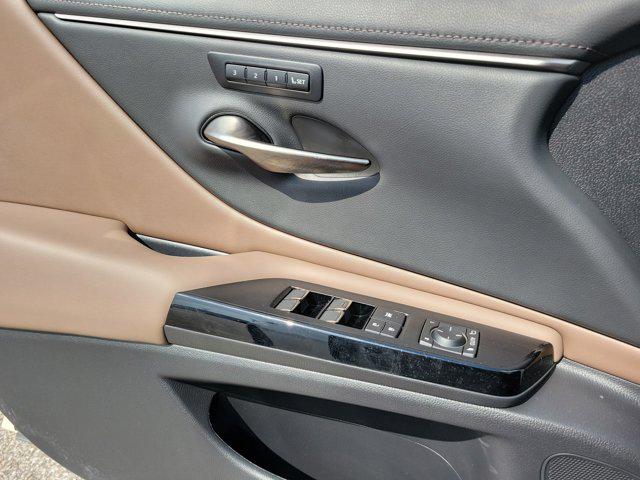 2023 Lexus ES 350 Base