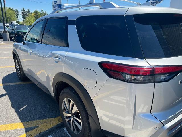 2023 Nissan Pathfinder SL 4WD