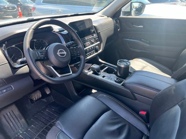 2023 Nissan Pathfinder SL 4WD